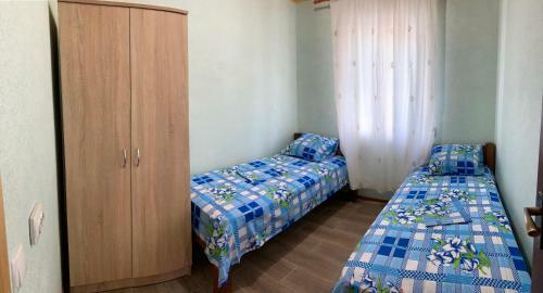 Hostal Azovmore Tut