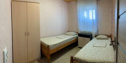 Hostal Azovmore Tut