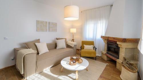 Casa El Refugio De Paco Alhaur�n De La Torre By Ruralidays