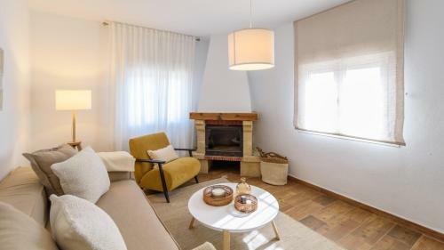 Casa El Refugio De Paco Alhaur�n De La Torre By Ruralidays