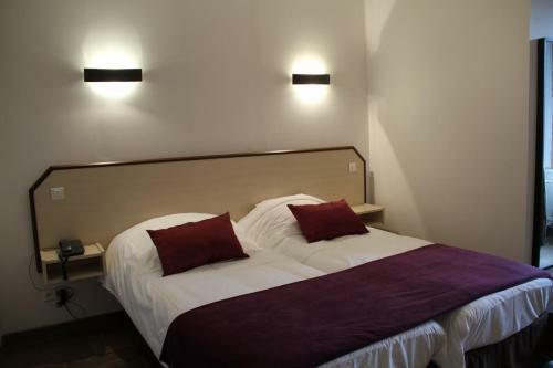 Hotel Logis Hostellerie Des Monts Jura