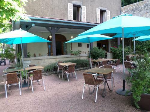 Hotel Logis Hostellerie Des Monts Jura