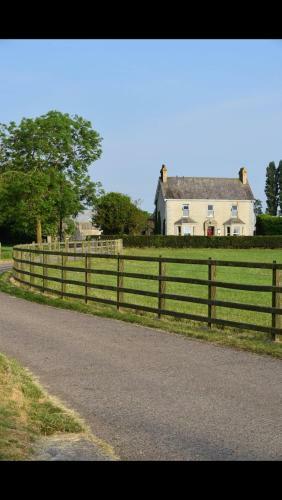 Bed & Breakfast Ballyginniff Farm House