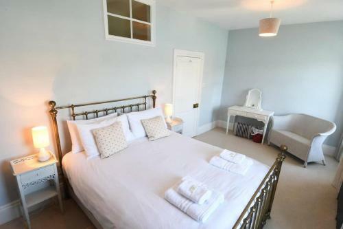Amazing River View House Sleeps 8