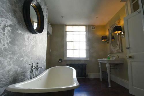 Amazing River View House Sleeps 8