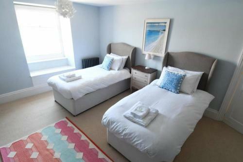 Amazing River View House Sleeps 8