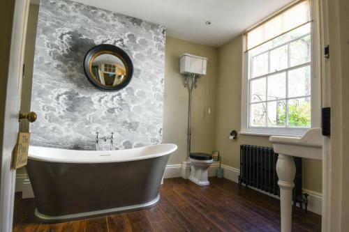 Amazing River View House Sleeps 8