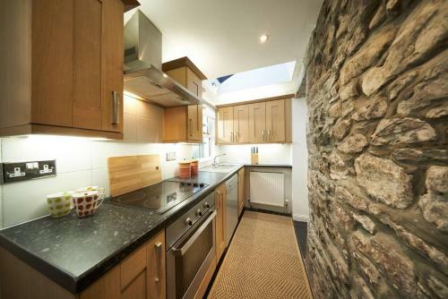 Stuc An T Sagairt Cottage , Loch Lomond