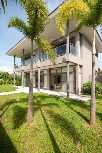 Seafront Villa