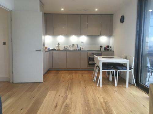 Luxurious Serviced Apartment In Croydon