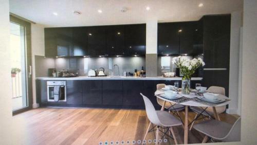 Luxurious Serviced Apartment In Croydon