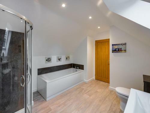 Holiday Home Loch Ness House