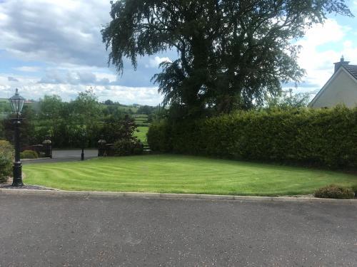 Tranquil Countryside Bungalow With Private Garden!