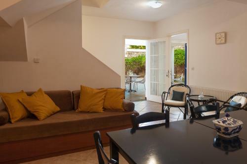 Thanos Luxury Apartment In Spetses