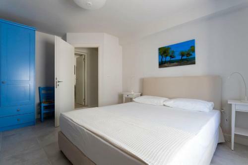 The Palm Three House!!