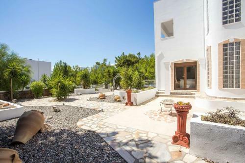 Thymoura Villa