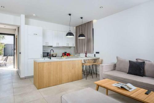 Lambis Villas