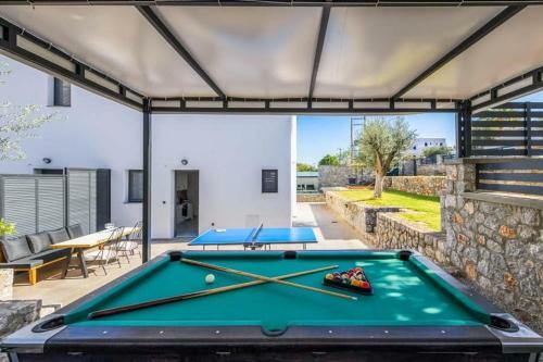 Lambis Villas