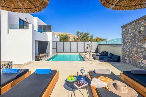 Lambis Villas