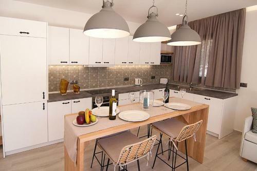 Lambis Villas