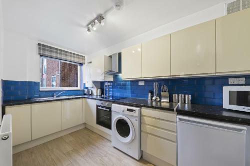 Apartamento The Exquisite Harrow Gem -parking