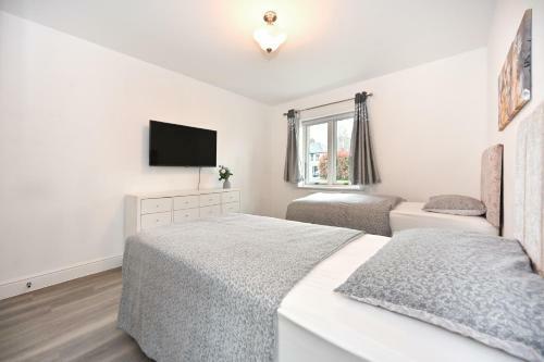 Luxury 2 Bedroom, 2 Bath Apartment, Prime Location