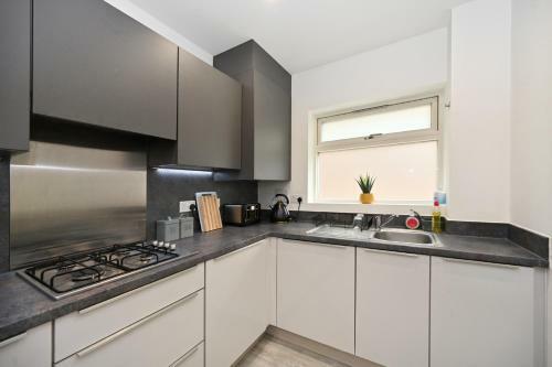 Luxury 2 Bedroom, 2 Bath Apartment, Prime Location