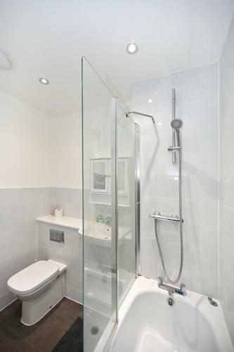 Luxury 2 Bedroom, 2 Bath Apartment, Prime Location