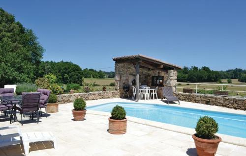 Holiday Home Pouzol