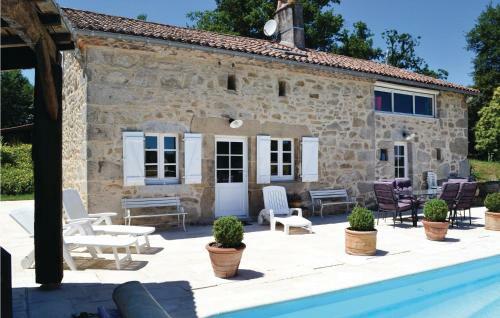 Holiday Home Pouzol