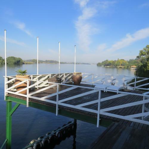 The Waterfront Country Lodge