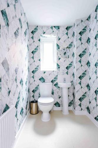 4 Bedroom House Manchester Hosted By Mcr Dens