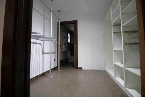 Moderna Casa Con Piscina