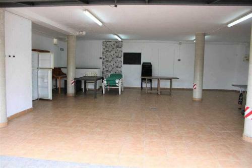 Moderna Casa Con Piscina