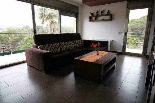 Moderna Casa Con Piscina