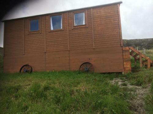 Eco Crofters Wagon By The Beach