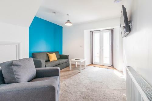 Five Way Apartments