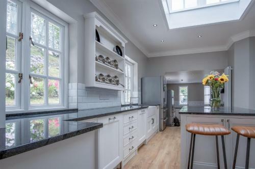 Penally Manor - Luxurious Manor House - Tenby