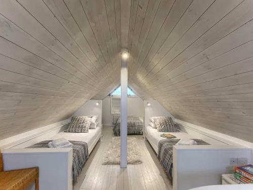Spinney's Boathouse On The Beach
