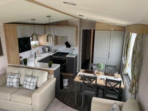 3 Bed Presitage Caravan Doniford Bay