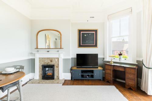Warwick Victorian Apartment