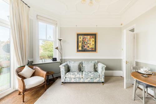 Warwick Victorian Apartment