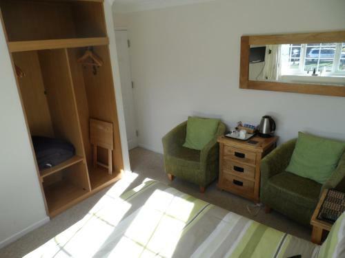 Hostal Mayfields Guest House