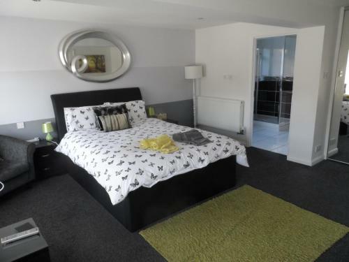 Hostal Mayfields Guest House
