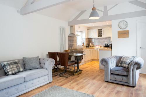 Thrush Nest Cottages - Wren & Stable