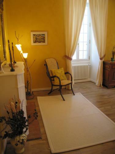 Bed & Breakfast Logis De Guitres - Chambres D'hotes