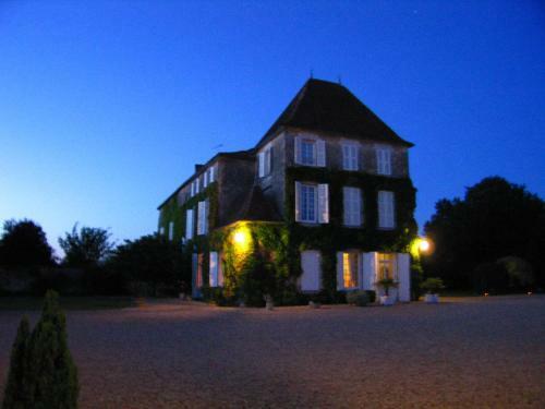 Bed & Breakfast Logis De Guitres - Chambres D'hotes