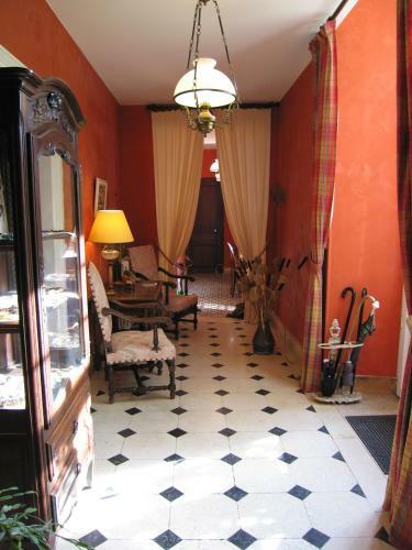 Bed & Breakfast Logis De Guitres - Chambres D'hotes