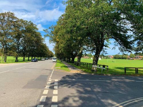 York Racecourse Retreat - Free Parking - Peaceful Green Space