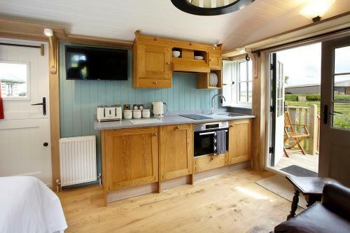 Lodge Hornington Manor Shepherds Huts